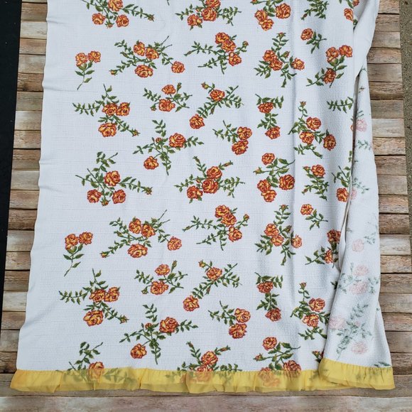 Vintage 70s Woven Cotton Blanket / Throw with floral design - Picture 5 of 11